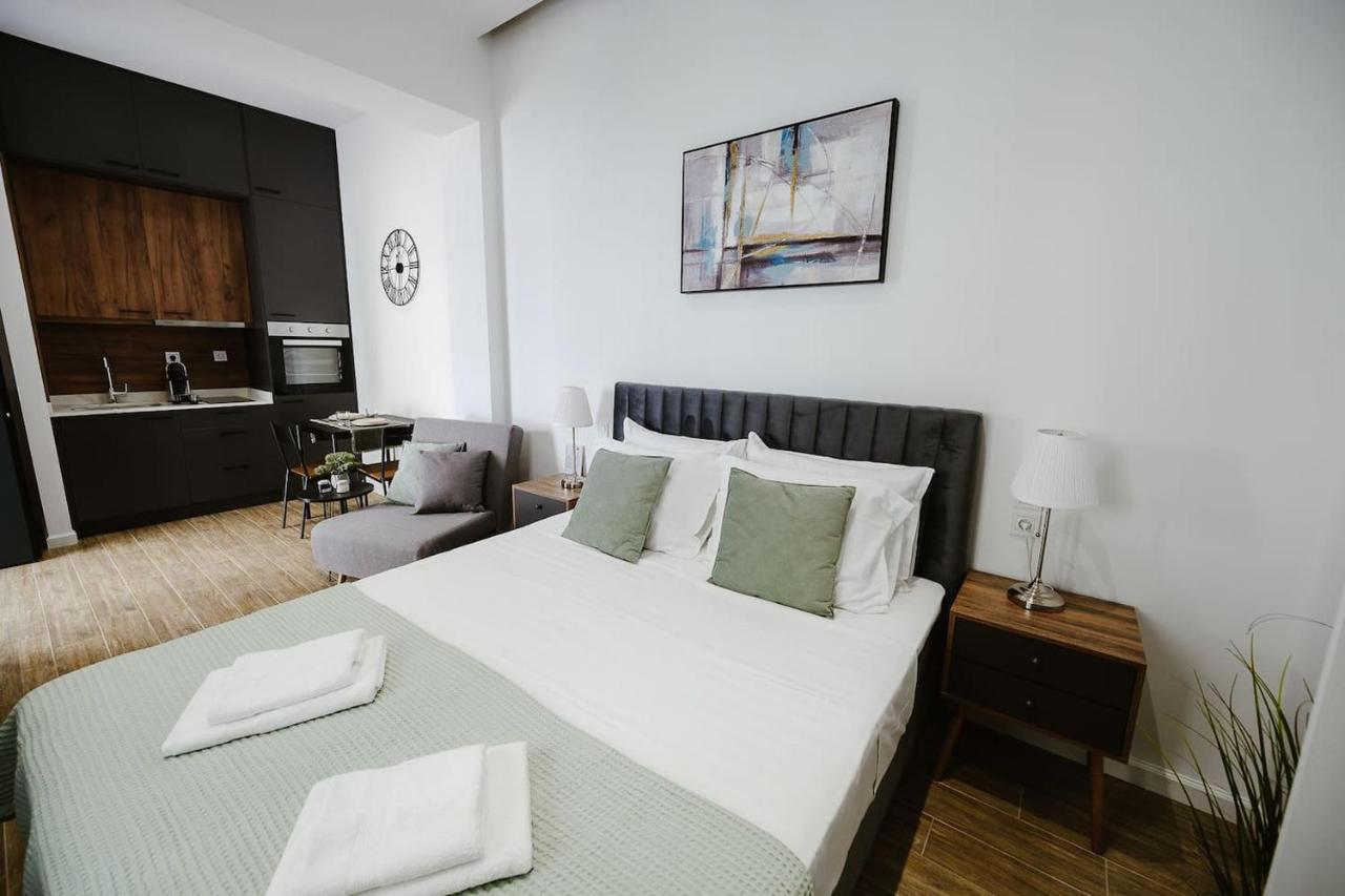 M & N Guesthouse Volos Esterno foto